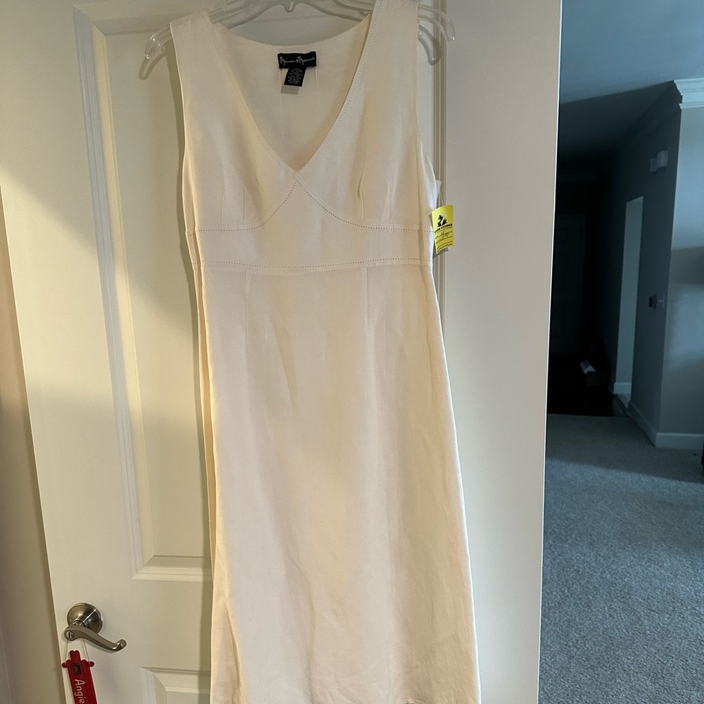 Elegant Cream Sleeveless Dress